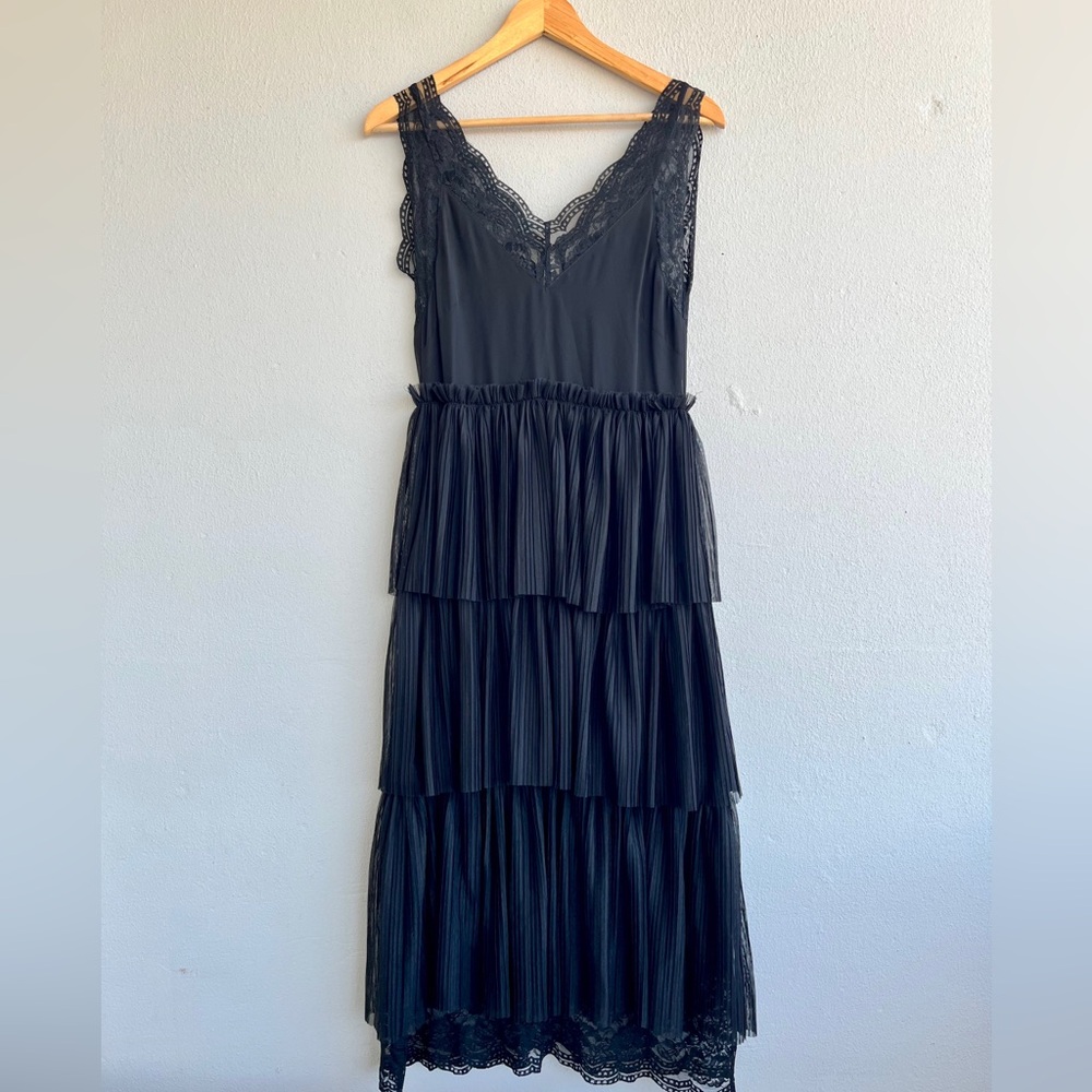 H&M | NWT Tiered Tulle & Lace Dress